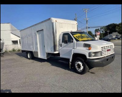 2005 GMC C5500 22FT Box Truck W/ LiftGate (NON CDL)