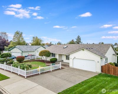 265 Heather Lane. Beautiful and very clean one level rambler in nice well kept neighborhood in Buckley. Fresh paint and new floors. Full view of Mount Rainier from the living room. Plenty of space both inside and in garage. Both front and backyard are immaculate and owner pays for weekly yard maintenance so tenant does no yardwork. First months rent and damage deposit paid at signing. To contac...