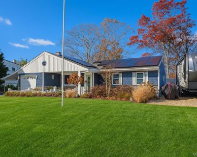 3 Bedroom 1BA 1353 ft Single Family House For Sale in Port Jefferson Station, NY