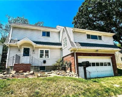 3 Bedroom 1.5BA 1424 ft Pet-Friendly Apartment For Rent in Cuyahoga Falls, OH