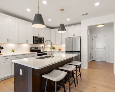 1 Bedroom 1BA 1027 ft Condo For Sale in North Reading, MA