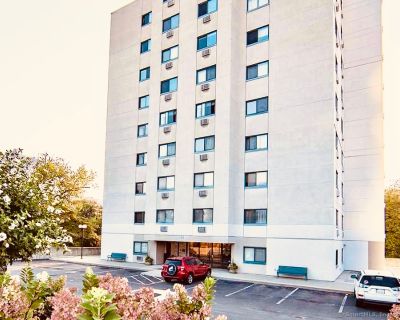 1 Bedroom 1BA 831 ft Condo For Sale in Stamford, CT