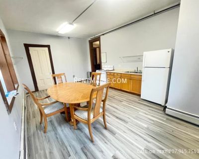 255 Main St.. Cozy 2BR/1BA That Embodies the Perfect Blend of a Vibrant Downtown Atmosphere and Unbeatable Proximity to UMO, Restaurants, Walking Trails, and More! Available Early December! - Just Three Miles away from the University of Maine in Orono! - Walking distance to local restaurants and shops! - Lots of History in this Unique Building! - Recently installed new flooring throughout. $1,3...