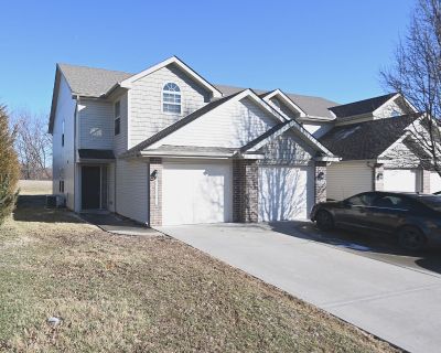 3 Bedroom 2.5BA 1418 ft Pet-Friendly House For Rent in Platte City, MO