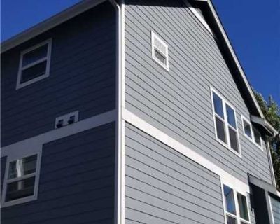 4 Bedroom 2.5BA 1986 ft Apartment For Rent in Seattle, WA