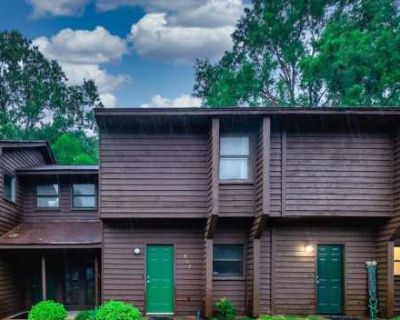 2 Bedroom 2.5BA 1176 ft Apartment For Rent in Madison County, MS