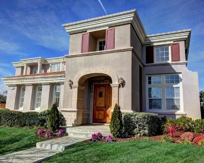 Furnished Room for Rent - Furnished Room/Shared Bath For Male Available Now