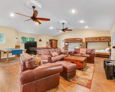 1 Bedroom 1BA Retreat Vacation Rental in Summit Lake Guesthouse, Olympia, WA