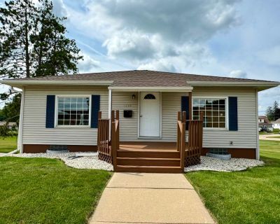 3 Bedroom 1BA 1088 ft Single Family House For Sale in Fennimore, WI