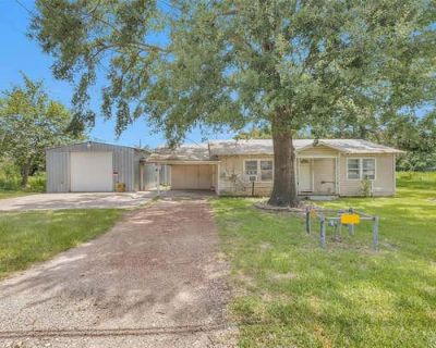 2 Bedroom 1BA 992 ft Single Family Home For Sale in WILLIS, TX