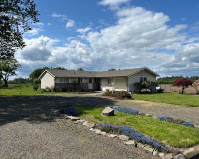 3 Bedroom 1.5BA 1376 ft House For Rent in Molalla, OR