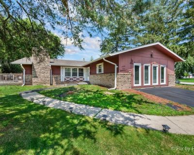 3 Bedroom 2BA 2035 ft Single Family House For Sale in Country Club Hills, IL