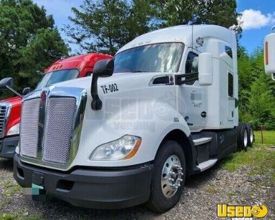 2016 Kenworth T680 Sleeper Cab Semi Truck | Transport Service Vehicle