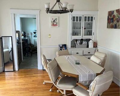 Available on: now. Unfurnished. Parking available. Looking for a one roommate in a lovely apartment in Chestnut Hill - flexible move in October or Nov. The apartment is a very short walk from the train station, CVS, grocery stores, and a short walk to multiple fitness studios and shops. Utilities range between 50 to 100 total depending on the time of year, laundry is in the building, and parkin...