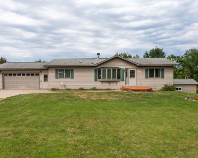 2 Bedroom 3BA 2100 ft Single Family House For Sale in Cassville, WI