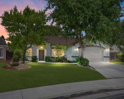 5 Bedroom 2BA 2297 ft Single Family Home For Sale in BAKERSFIELD, CA