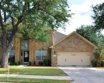 1002 Sedalia St. Beautiful 4 Bed room 3 Bath home with a game room in FOREST OAKS. This two story, open concept floor plan offers large master bedroom with Walk In closets, wood-floors in Study, large kitchen island, built-in SS appliances, granite countertops, Huge Game Room w/built in desk. Enjoy the outdoors on the back yard deck and covered patio. and much more. REFRIGERATOR, WASHER AND DRY...