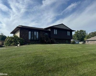 4 Bedroom 2BA 1308 ft Single Family Home For Sale in OTTUMWA, IA