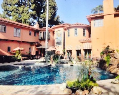 5 beds 5 bath house vacation rental in Los Angeles, CA