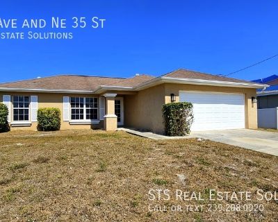 3 Bedroom 2BA 1272 ft Pet-Friendly Single-family home For Rent in Cape Coral, FL