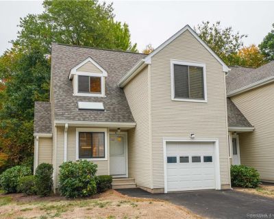 2 Bedroom 2BA 1438 ft Townhouse For Rent in Farmington, CT