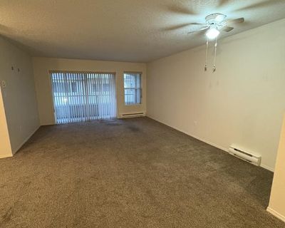 1 Bedroom + Den in 55+ Building on 360 Bundock Avenue