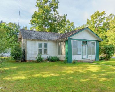 3 Bedroom 2BA 1775 ft Single Family House For Sale in Columbia, MS