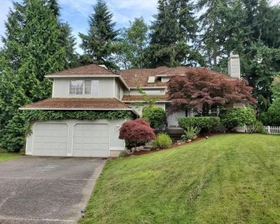 I am a great roommate because I am a person of hospitality. I work in the hotel business, and I saw where people were not being treated very hospitable. I myself am a gentleman who loves to cater to people. I am from the south where hospitality is second nature. I also am an artist and an interior decorator at heart. I write music and I love to read. I love the outdoors, and I have a personal i...