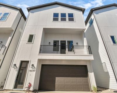 3 Bedroom 3BA 2150 ft Single Family Detached House For Rent in Houston, TX