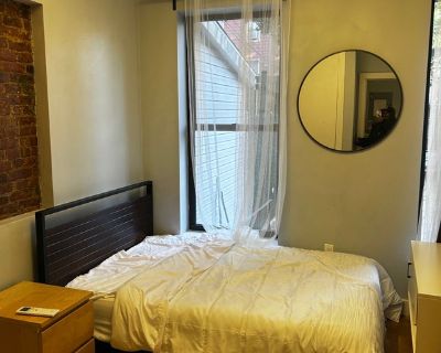 Total rooms: 5. Deposit: $1,100.00 * Utilities included?: No. Non-smoking. Furnishings: Furnished * Yard/patio: Yes * Disabled access: * Living room: shared * Broadband included: Yes. Availability Available Dec 16 2025 Minimum term None Maximum term None. Furnished Room available (lease takeover) for $1100 in 5 bed 2 bath duplex apartment from Dec 16th to Sept 2026 (able to resign) in Bushwick,...
