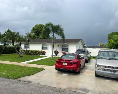 3 Bedroom 1BA 1100 ft Furnished House For Rent in Homestead, FL