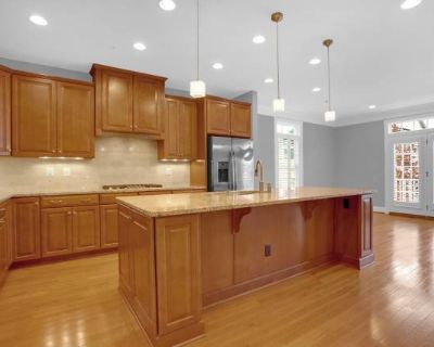 3 Bedroom 3.5BA 2400 ft Apartment For Rent in Mays Chapel, MD