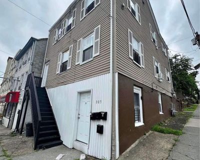 2 Bedroom 1BA 875 ft Pet-Friendly Apartment For Rent in Paterson, NJ