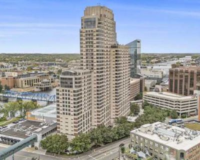 1 Bedroom 2BA 1000 ft Apartment For Rent in Grand Rapids, MI