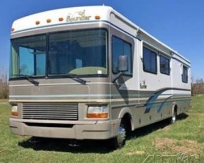 1999 Fleetwood Bounder� 35K