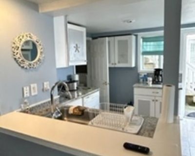 2 Bedroom 2BA 875 ft Condo For Rent in Hull, MA