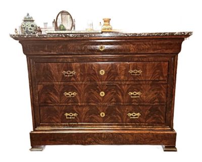 Early 1900s French Louis Philippe Walnut Commode With 5 Drawers