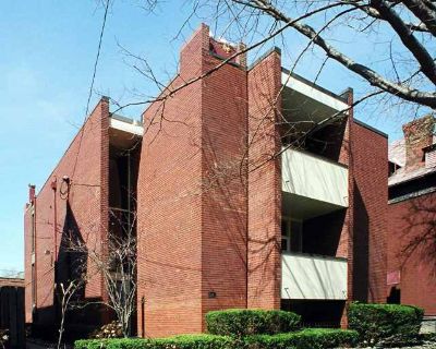 1 Bedroom 1BA 0 ft Pet-Friendly Apartment For Rent in Pittsburgh, PA