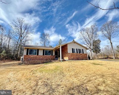 3 Bedroom 2BA 2120 ft Apartment For Rent in La Plata, MD