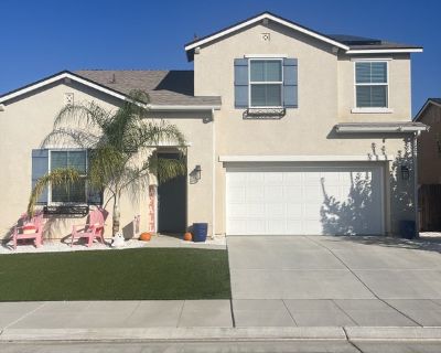 Total rooms: 4. Deposit: $500.00 * Utilities included?: Yes * Fees apply?: No. References required. Females preferred. Non-smoking. Not for couples. Age preference: 21. Furnishings: Unfurnished * Parking: Yes * Garage: Yes * Yard/patio: Yes * Balcony/roof terrace: No * Disabled access: No * Living room: shared * Broadband included: Yes. Availability Available Now Minimum term 3 months Maximum t...