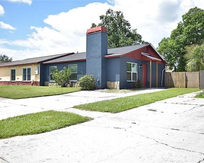 3 Bedroom 1BA 1023 ft Apartment For Rent in Brandon, FL