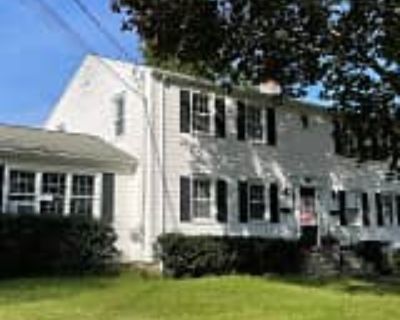 3 Bedroom 1BA 1450 ft² Pet-Friendly Apartment For Rent in Fairfield, CT 22 Rita Ave unit 22