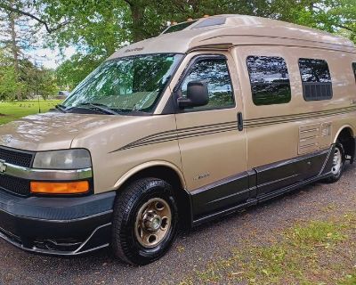 2006 Roadtrek Versatile 210
