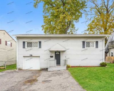 2 Bedroom 1BA 960 ft Apartment For Rent in Mentor-on-the-Lake, OH