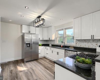 4 Bedroom 3BA 2645 ft Single Family House For Sale in Baltimore, MD