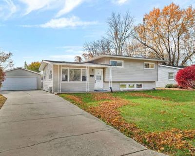 4 Bedroom 2BA 1875 ft Single Family Home For Sale in MORRIS, IL