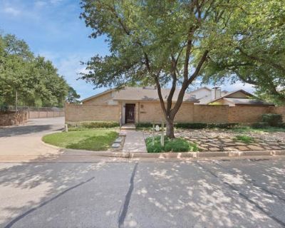 3 Bedroom 2BA 1976 ft Single Family Home For Sale in ARLINGTON, TX