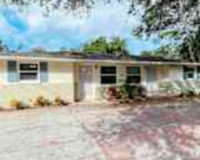 2 Bedroom 1BA 725 ft² House For Rent in Nokomis, FL 647 Church St unit A