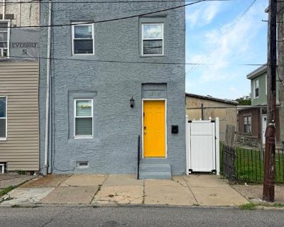 4 Bedroom 1BA 1614 ft Townhouse For Sale in Philadelphia, PA