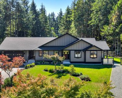 SPECTACULAR CUSTOM HOME WITH NEW SHOP ON 2 PARK-LIKE ACRES!